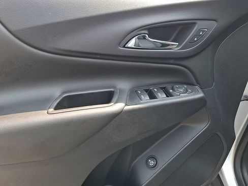 Used 2022 Chevrolet Equinox LT FWD image 12