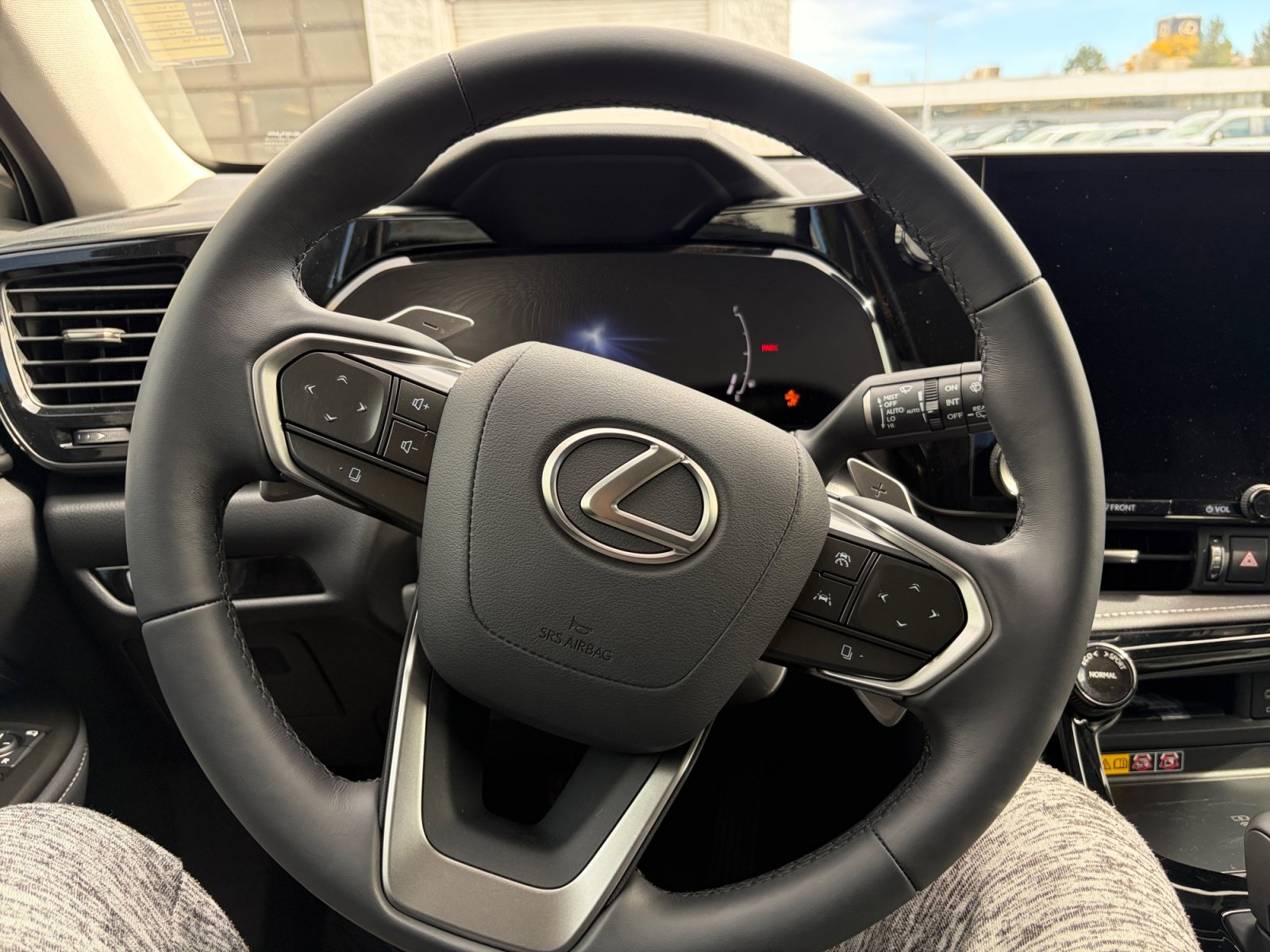 Used 2025 Lexus NX 350h AWD w/ Accessory Package (2T) image 9