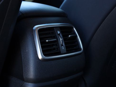 Used 2020 Kia Sorento LX image 14