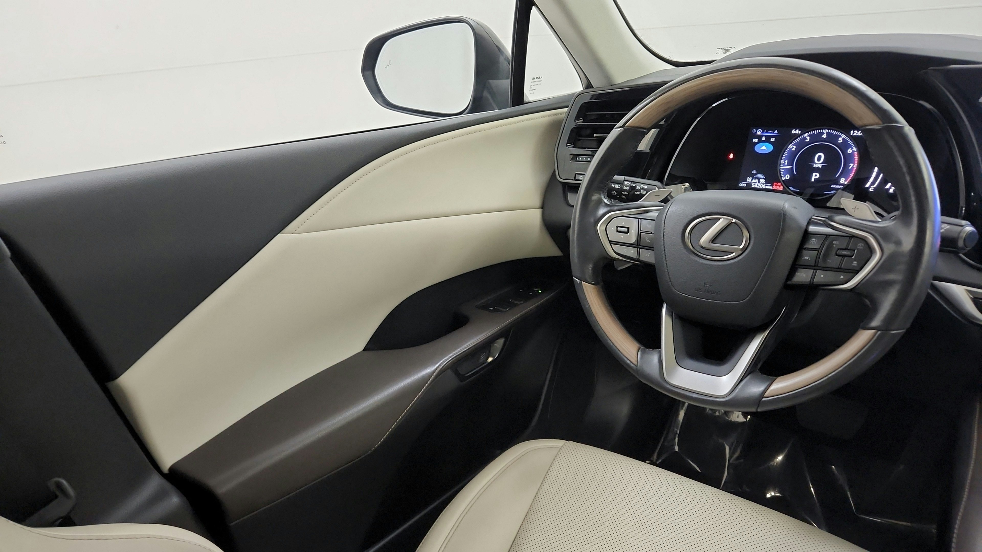 Used 2023 Lexus RX 350 Premium w/ Accessory Package AWD/4WD image 25