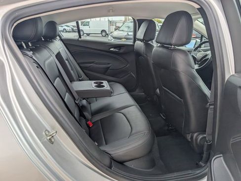 Used 2018 Chevrolet Cruze Premier image 18