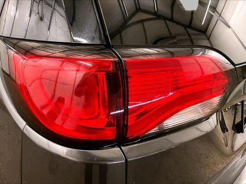 Used 2018 Chrysler Pacifica Touring-L FWD image 30
