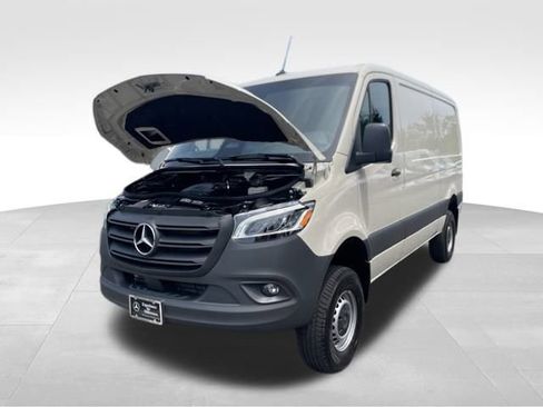 Used 2025 Mercedes-Benz Sprinter 2500 image 13