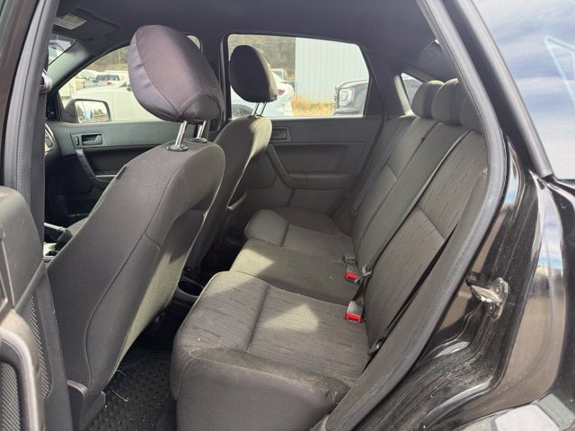 Used 2011 Ford Focus SE w/ 201A Rapid Spec Order Code FWD image 5