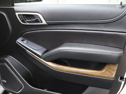 Used 2019 GMC Yukon Denali image 11