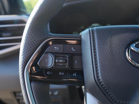 Used 2026 Toyota Sequoia Platinum AWD/4WD image 29