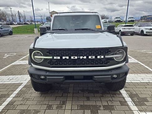 Used 2022 Ford Bronco Wildtrak image 2