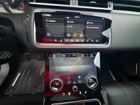 Used 2019 Land Rover Range Rover Velar S image 18