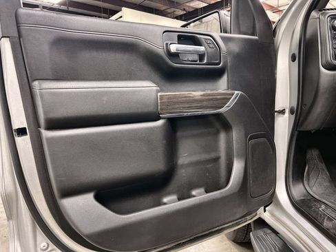 Used 2019 Chevrolet Silverado 1500 LT w/ Texas Edition AWD/4WD image 17