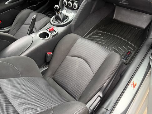 Used 2011 Nissan 370Z Coupe image 17