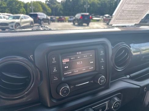 Used 2020 Jeep Gladiator Sport AWD/4WD image 18