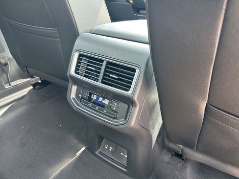 New 2026 Volkswagen Atlas SE image 43