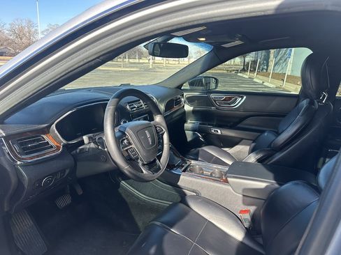 Used 2018 Lincoln Continental Premiere image 16