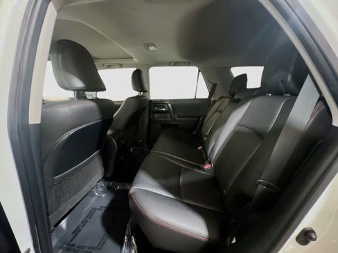 Used 2020 Toyota 4Runner Venture w/ Moonroof Package AWD/4WD image 18