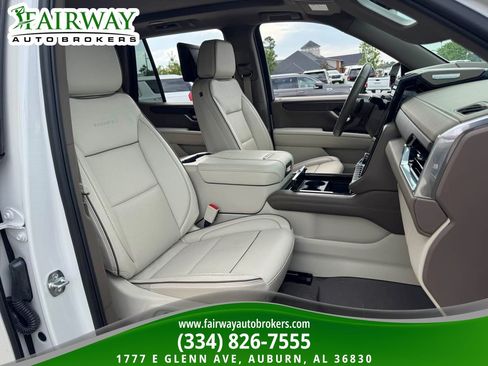 Used 2025 GMC Yukon Denali w/ Denali Reserve Package AWD/4WD image 12