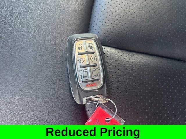 Used 2024 Chrysler Pacifica Touring-L FWD image 47