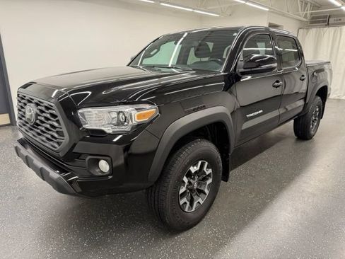 Certified 2023 Toyota Tacoma TRD Off-Road AWD/4WD image 5