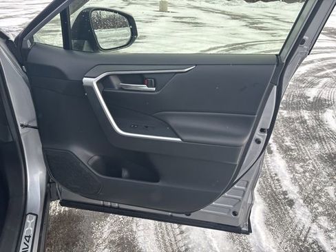 Certified 2023 Toyota RAV4 XLE w/ Convenience Package image 9