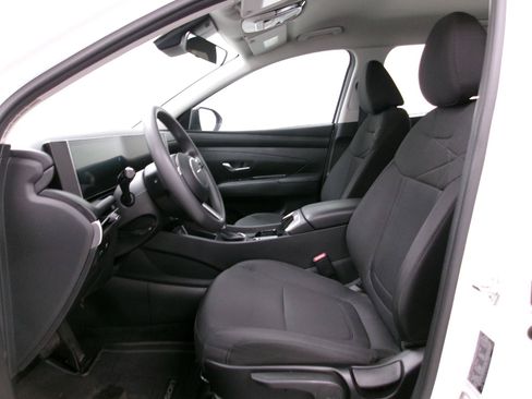 Used 2025 Hyundai Tucson SE AWD/4WD image 8