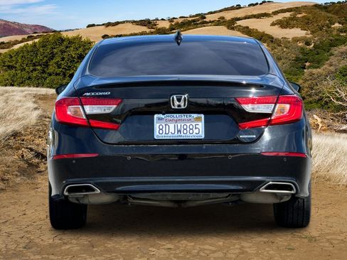 Used 2018 Honda Accord Touring image 5