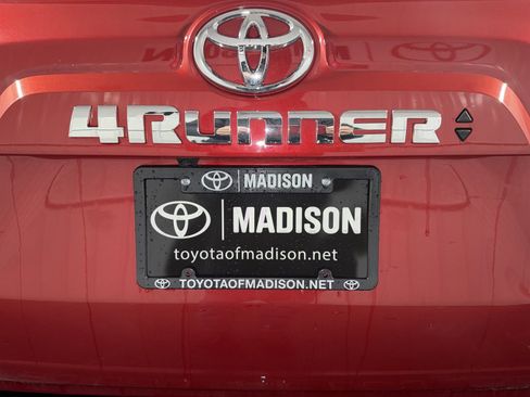 Used 2024 Toyota 4Runner SR5 AWD/4WD image 35