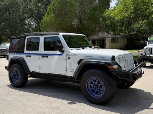 Used 2018 Jeep Wrangler Unlimited Sport AWD/4WD image 18
