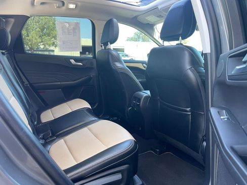 Used 2021 Ford Escape Titanium w/ Titanium Elite Package AWD/4WD image 23