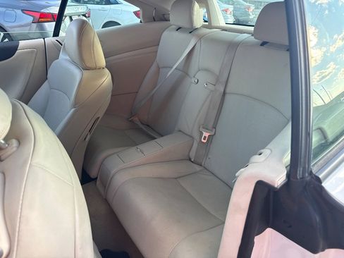 Used 2010 Lexus IS 250C image 12