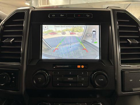 Used 2019 Ford F250 XLT w/ XLT Premium Package AWD/4WD image 30