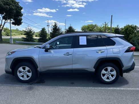 Used 2021 Toyota RAV4 XLE w/ Convenience Package AWD/4WD image 2