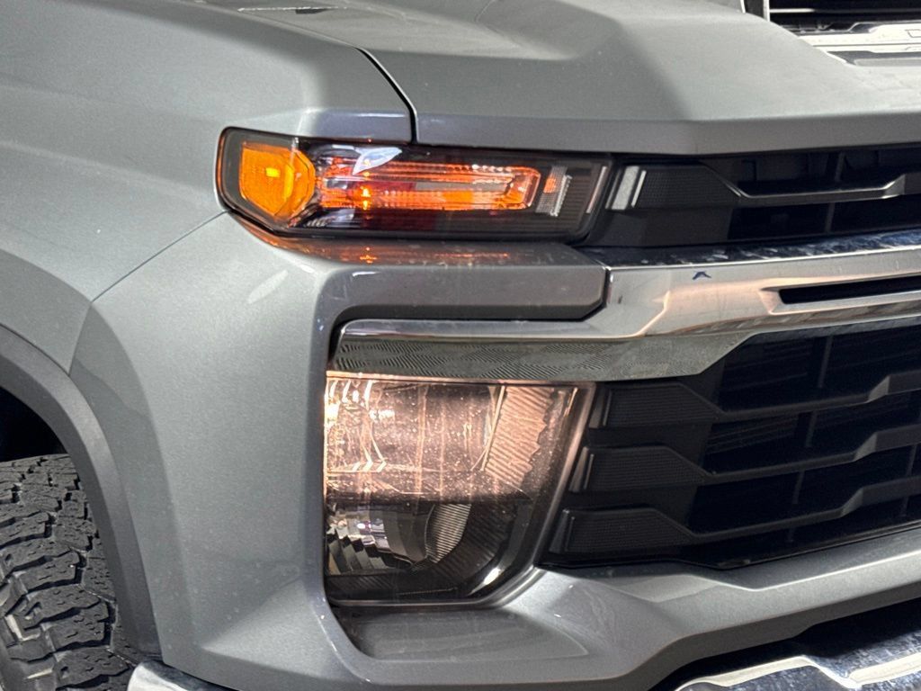 Certified 2024 Chevrolet Silverado 2500 LT AWD/4WD image 7
