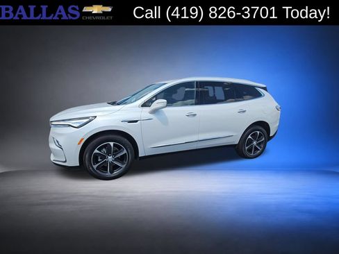Used 2022 Buick Enclave Essence w/ Sport Touring Edition FWD image 4