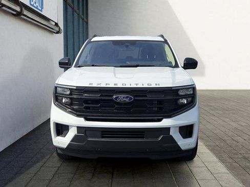 Used 2025 Ford Expedition Active RWD image 8