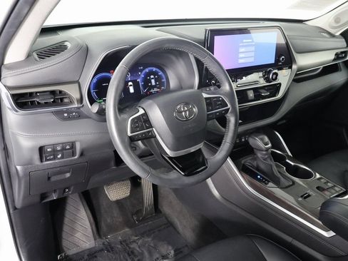 Used 2023 Toyota Highlander Limited AWD/4WD image 7