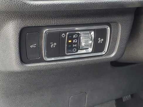 Certified 2023 Lincoln Corsair AWD w/ Equipment Group 101A image 11