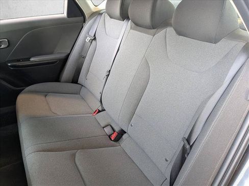 Used 2025 Kia K4 FWD image 18