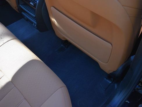 Used 2023 BMW 530e image 31