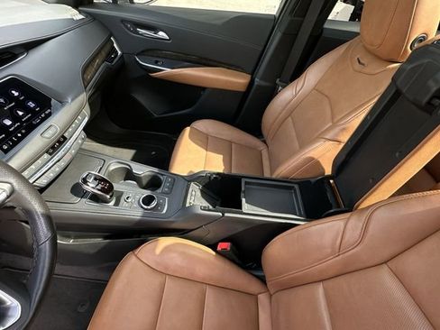 Certified 2023 Cadillac XT4 Sport FWD image 28