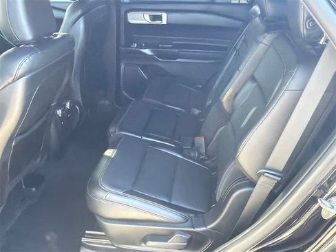 Used 2020 Ford Explorer Limited image 18