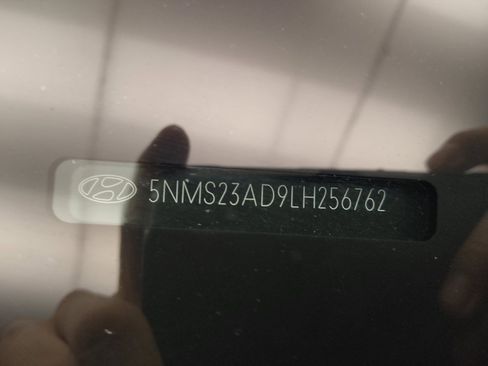 Used 2020 Hyundai Santa Fe SE image 33