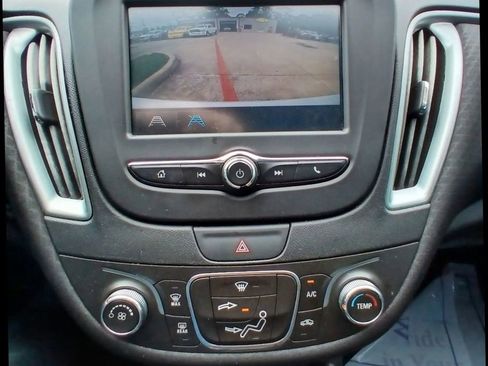 Used 2018 Chevrolet Malibu LS image 20