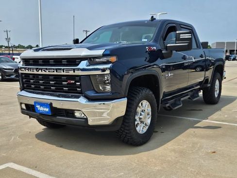 Used 2021 Chevrolet Silverado 2500 LT w/ Texas Edition AWD/4WD image 2