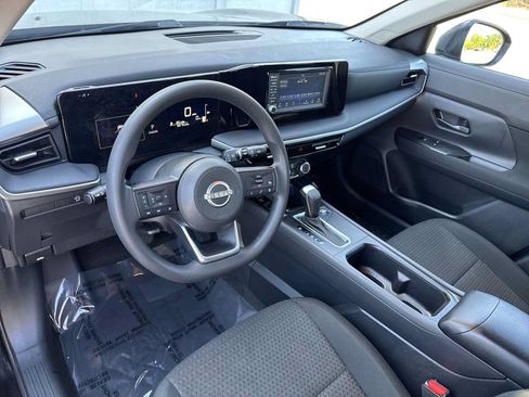 Used 2025 Nissan Kicks S FWD image 2