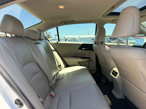 Used 2015 Honda Accord Touring image 25