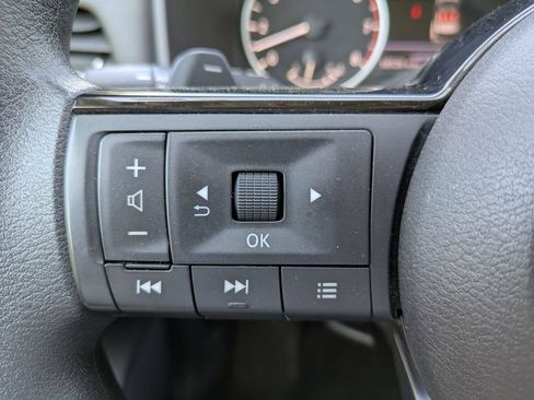 Certified 2023 Nissan Rogue SV FWD image 24
