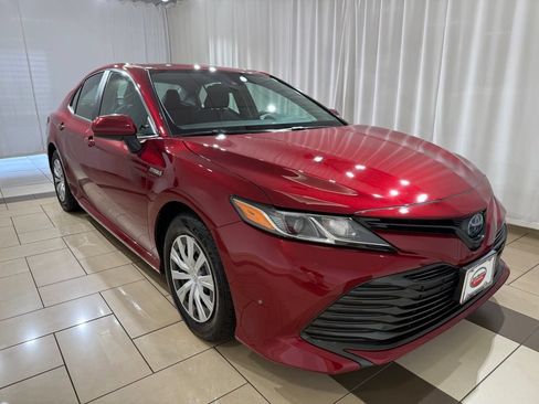 Used 2019 Toyota Camry LE FWD image 7