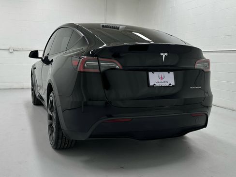 Used 2023 Tesla Model Y Long Range image 8