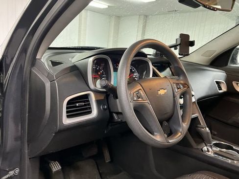 Used 2017 Chevrolet Equinox LS FWD image 10