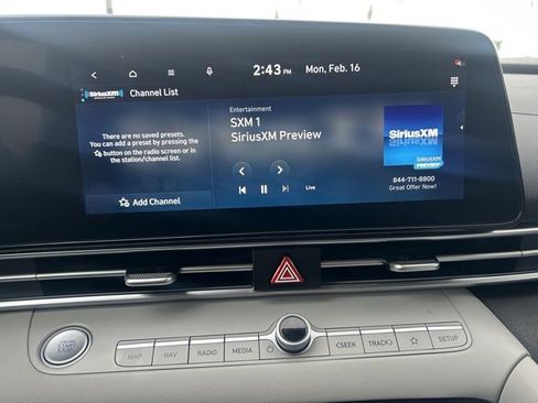 Used 2023 Hyundai Elantra Limited image 10