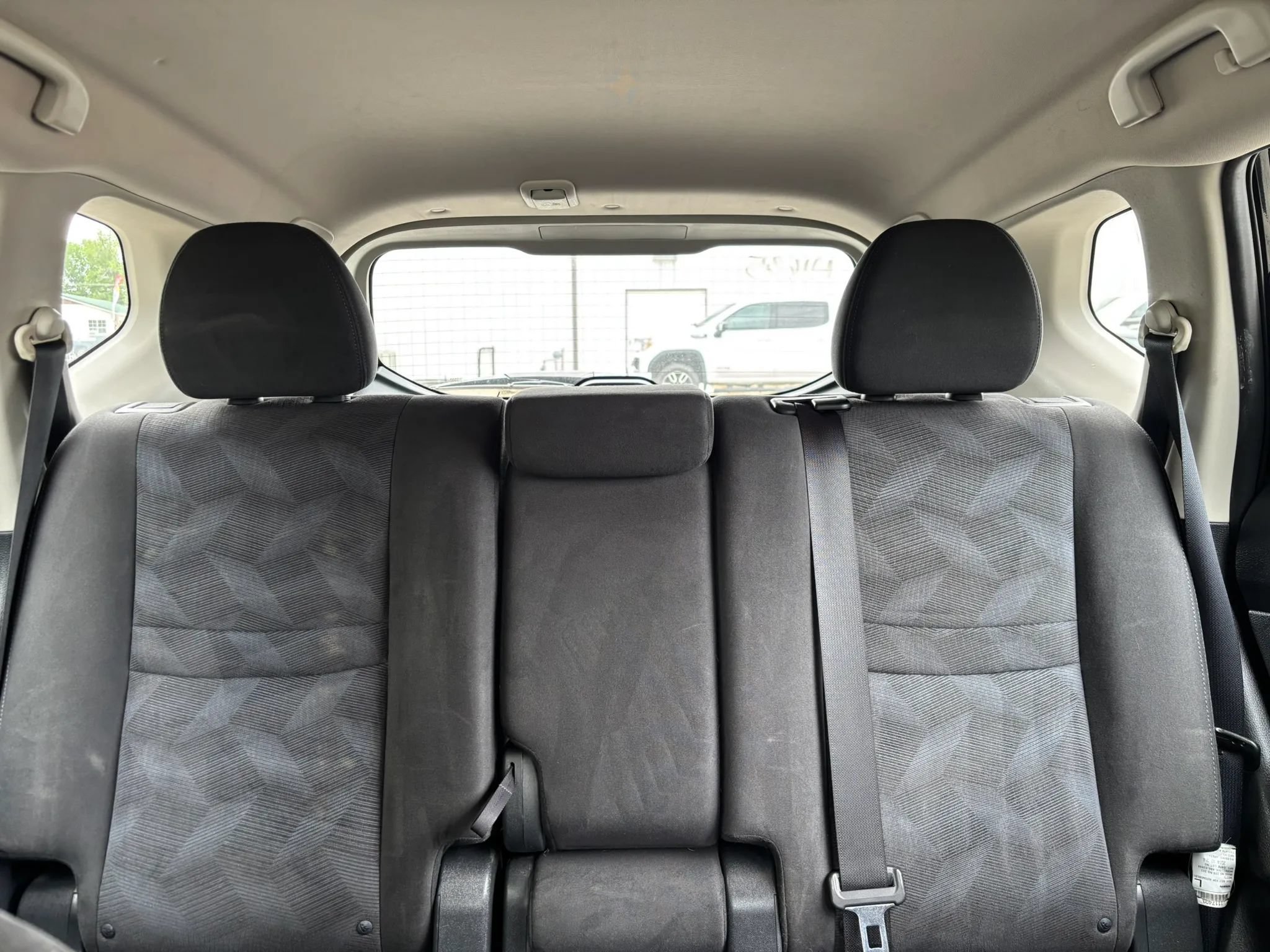 Used 2015 Nissan Rogue S FWD image 19